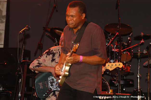 The Robert Cray Band @ The Aqueduct on Rose Hall - Friday, January 26, 2007 - 10th Anniversary - Air Jamaica Jazz & Blues Festival 2007 - The Art of Music - Tuesday, January 23 - Saturday, January 27, 2007, The Aqueduct on Rose Hall, Montego Bay, Jamaica - Negril Travel Guide, Negril Jamaica WI - http://www.negriltravelguide.com - info@negriltravelguide.com...!