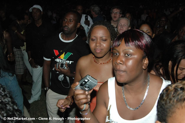 Venue & Audience - Air Jamaica Jazz & Blues Festival 2007 - The Art of Music -  Thursday, January 25th - 10th Anniversary - Air Jamaica Jazz & Blues Festival 2007 - The Art of Music - Tuesday, January 23 - Saturday, January 27, 2007, The Aqueduct on Rose Hall, Montego Bay, Jamaica - Negril Travel Guide, Negril Jamaica WI - http://www.negriltravelguide.com - info@negriltravelguide.com...!