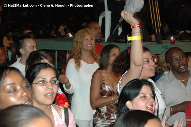 Venue & Audience - Air Jamaica Jazz & Blues Festival 2007 - The Art of Music -  Thursday, January 25th - 10th Anniversary - Air Jamaica Jazz & Blues Festival 2007 - The Art of Music - Tuesday, January 23 - Saturday, January 27, 2007, The Aqueduct on Rose Hall, Montego Bay, Jamaica - Negril Travel Guide, Negril Jamaica WI - http://www.negriltravelguide.com - info@negriltravelguide.com...!