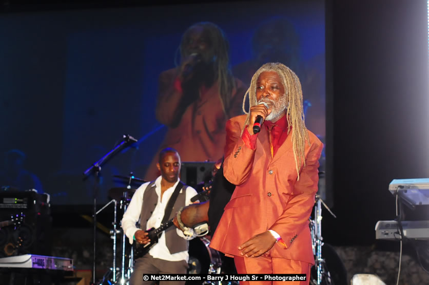 Billy Ocean at the Air Jamaica Jazz and Blues Festival 2008 The Art of Music - Saturday, January 26, 2008 - Air Jamaica Jazz & Blues 2008 The Art of Music venue at the Aqaueduct on Rose Hall Resort & Counrty Club, Montego Bay, St. James, Jamaica W.I. - Thursday, January 24 - Saturday, January 26, 2008 - Photographs by Net2Market.com - Claudine Housen & Barry J. Hough Sr, Photographers - Negril Travel Guide, Negril Jamaica WI - http://www.negriltravelguide.com - info@negriltravelguide.com...!