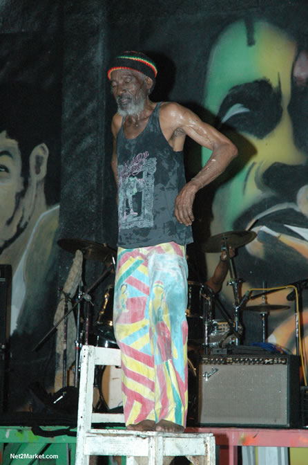 Reggae Superstar - Bush Man @ Bourbon Beach with Boddy Dread & Singing Honour - Presented by Our Music Promotions - Omar & Ama-Donna - Saturday, May 14, 2005 - Negril Travel Guide, Negril Jamaica WI - http://www.negriltravelguide.com - info@negriltravelguide.com...!