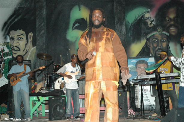 Reggae Superstar - Bush Man @ Bourbon Beach with Boddy Dread & Singing Honour - Presented by Our Music Promotions - Omar & Ama-Donna - Saturday, May 14, 2005 - Negril Travel Guide, Negril Jamaica WI - http://www.negriltravelguide.com - info@negriltravelguide.com...!