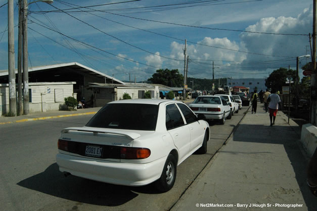 A Walk Around Lucea One Way - Caribbean Medical Mission, Wednesday, October 18, 2006 - Negril Travel Guide, Negril Jamaica WI - http://www.negriltravelguide.com - info@negriltravelguide.com...!