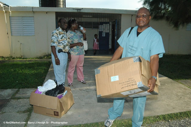 Negril Clinic - Caribbean Medical Mission, Friday, October 20, 2006 - Negril Travel Guide, Negril Jamaica WI - http://www.negriltravelguide.com - info@negriltravelguide.com...!