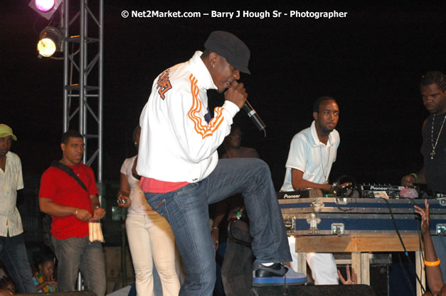 Cross De Harbour @ Lucea Car Park presented by Linkz Entertainment in association with Lucea Chamber of Commerce - Featuring Freddy Mc Gregor, Iley Dread, Mr. Vegas, Lt. Elmo, Champagne, Merital, CC, Brillant, TQ, Mad Dog, Chumps - Lucea, Hanover, Jamaica - Negril Travel Guide.com, Negril Jamaica WI - http://www.negriltravelguide.com - info@negriltravelguide.com...!