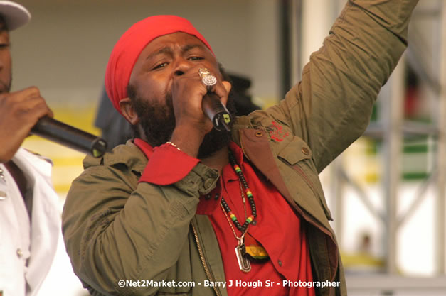 Jah Cure - Cure Fest 2007 - Longing For Concert at Trelawny Multi Purpose Stadium, Trelawny, Jamaica - Sunday, October 14, 2007 - Cure Fest 2007 October 12th-14th, 2007 Presented by Danger Promotions, Iyah Cure Promotions, and Brass Gate Promotions - Alison Young, Publicist - Photographs by Net2Market.com - Barry J. Hough Sr, Photographer - Negril Travel Guide, Negril Jamaica WI - http://www.negriltravelguide.com - info@negriltravelguide.com...!