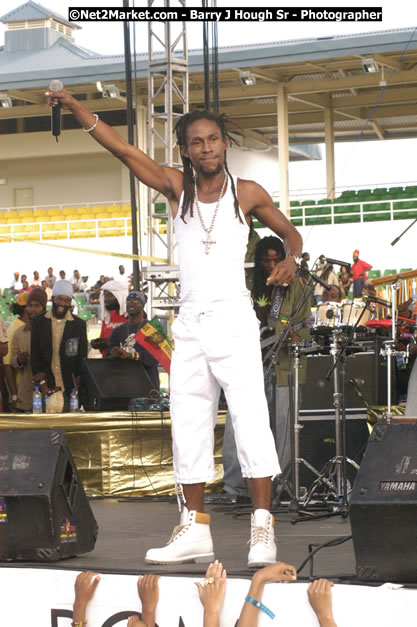 Jah Cure - Cure Fest 2007 - Longing For Concert at Trelawny Multi Purpose Stadium, Trelawny, Jamaica - Sunday, October 14, 2007 - Cure Fest 2007 October 12th-14th, 2007 Presented by Danger Promotions, Iyah Cure Promotions, and Brass Gate Promotions - Alison Young, Publicist - Photographs by Net2Market.com - Barry J. Hough Sr, Photographer - Negril Travel Guide, Negril Jamaica WI - http://www.negriltravelguide.com - info@negriltravelguide.com...!