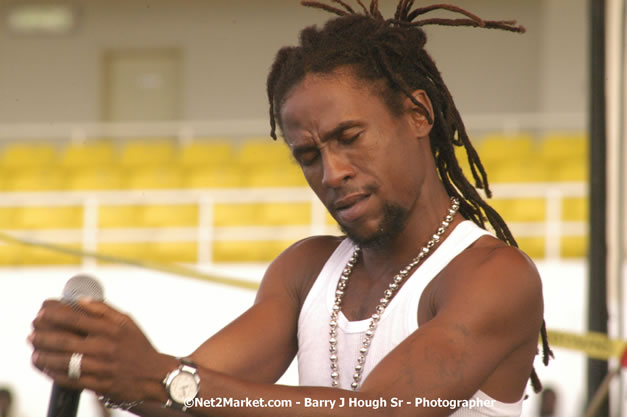 Jah Cure - Cure Fest 2007 - Longing For Concert at Trelawny Multi Purpose Stadium, Trelawny, Jamaica - Sunday, October 14, 2007 - Cure Fest 2007 October 12th-14th, 2007 Presented by Danger Promotions, Iyah Cure Promotions, and Brass Gate Promotions - Alison Young, Publicist - Photographs by Net2Market.com - Barry J. Hough Sr, Photographer - Negril Travel Guide, Negril Jamaica WI - http://www.negriltravelguide.com - info@negriltravelguide.com...!