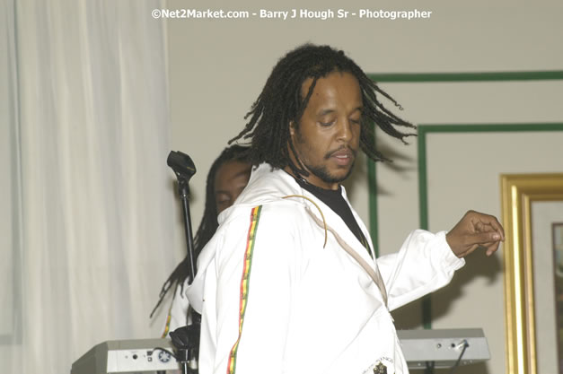 Live Wyya - Reflections - Cure Fest 2007 - All White Birth-Night Party - Hosted by Jah Cure - Starfish Trelawny Hotel - Trelawny, Jamaica - Friday, October 12, 2007 - Cure Fest 2007 October 12th-14th, 2007 Presented by Danger Promotions, Iyah Cure Promotions, and Brass Gate Promotions - Alison Young, Publicist - Photographs by Net2Market.com - Barry J. Hough Sr, Photographer - Negril Travel Guide, Negril Jamaica WI - http://www.negriltravelguide.com - info@negriltravelguide.com...!