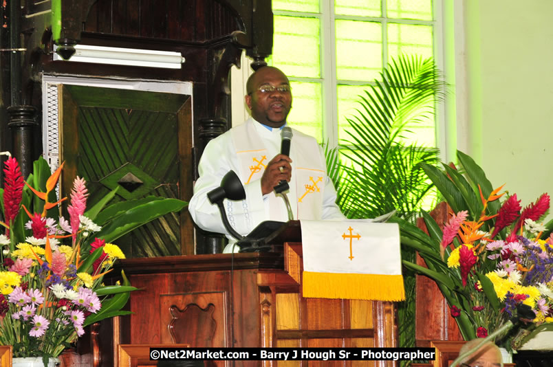 Lucea United Church - Unitied Church in Jamaica and Cayman Islands - Worship Service & Celebration of the Sacrament of Holy Communion - Special Guests: Hanover Homecoming Foundation & His excellency The Most Honourable Professor Sir Kenneth Hall Governor General of Jamaica - Sunday, August 3, 2008 - Hanover Homecoming Foundation LTD Jamaica - Wherever you roam ... Hanover bids you ... come HOME - Sunday, August 3 to Saturday, August 9, 2008 - Hanover Jamaica - Photographs by Net2Market.com - Barry J. Hough Sr. Photojournalist/Photograper - Photographs taken with a Nikon D300 - Negril Travel Guide, Negril Jamaica WI - http://www.negriltravelguide.com - info@negriltravelguide.com...!