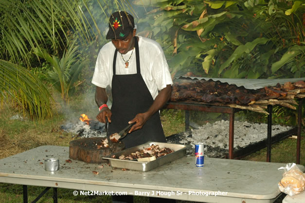 Hybrid Go Ultra - Independence Negril 2K7 - A Barefoot Beach Party @ The Hybrid Beach Cove aka Half Moon Beach Club, Sunday, August 5, 2007, Half Moon Beach, Hanover Parish, Jamaica - Negril Travel Guide.com, Negril Jamaica WI - http://www.negriltravelguide.com - info@negriltravelguide.com...!