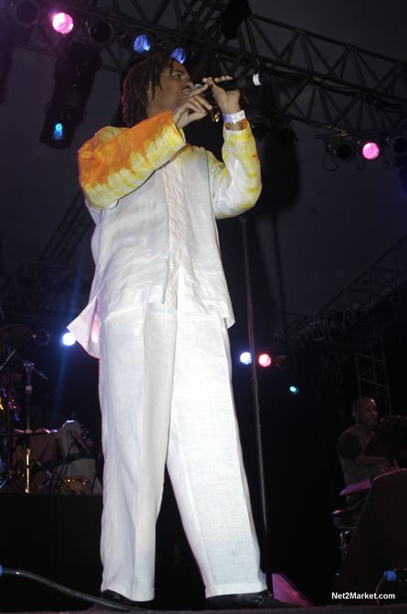 Performances - Air Jamaica Jazz & Blues 2005 - The Art Of Music - Cinnamon Hill Golf Course, Rose Hall, Montego Bay - Negril Travel Guide, Negril Jamaica WI - http://www.negriltravelguide.com - info@negriltravelguide.com...!