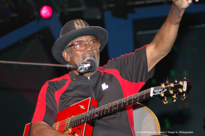 Bo Diddley - Air Jamaica Jazz & Blues Festival 2006 - The Art of Music - Cinnamon Hill Golf Club - Rosehall Resort & Country Club, Montego Bay, Jamaica W.I. - Thursday, Friday 27, 2006 - Negril Travel Guide, Negril Jamaica WI - http://www.negriltravelguide.com - info@negriltravelguide.com...!