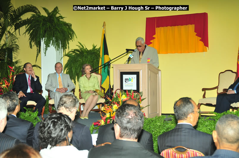 The Unveiling Of The Commemorative Plaque By The Honourable Prime Minister, Orette Bruce Golding, MP, And Their Majesties, King Juan Carlos I And Queen Sofia Of Spain - On Wednesday, February 18, 2009, Marking The Completion Of The Expansion Of Sangster International Airport, Venue at Sangster International Airport, Montego Bay, St James, Jamaica - Wednesday, February 18, 2009 - Photographs by Net2Market.com - Barry J. Hough Sr, Photographer/Photojournalist - Negril Travel Guide, Negril Jamaica WI - http://www.negriltravelguide.com - info@negriltravelguide.com...!