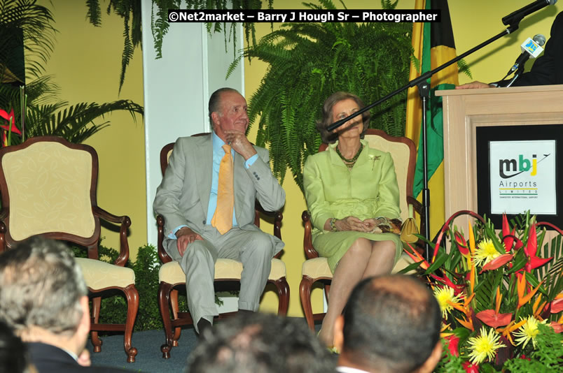 The Unveiling Of The Commemorative Plaque By The Honourable Prime Minister, Orette Bruce Golding, MP, And Their Majesties, King Juan Carlos I And Queen Sofia Of Spain - On Wednesday, February 18, 2009, Marking The Completion Of The Expansion Of Sangster International Airport, Venue at Sangster International Airport, Montego Bay, St James, Jamaica - Wednesday, February 18, 2009 - Photographs by Net2Market.com - Barry J. Hough Sr, Photographer/Photojournalist - Negril Travel Guide, Negril Jamaica WI - http://www.negriltravelguide.com - info@negriltravelguide.com...!