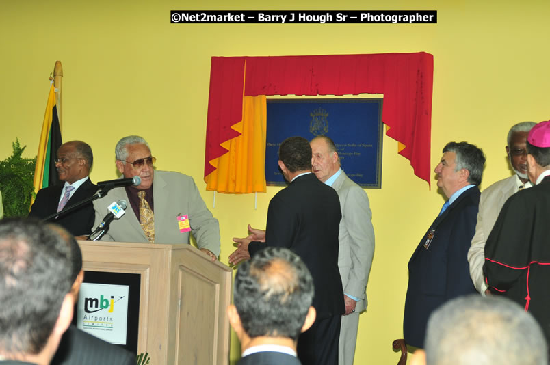 The Unveiling Of The Commemorative Plaque By The Honourable Prime Minister, Orette Bruce Golding, MP, And Their Majesties, King Juan Carlos I And Queen Sofia Of Spain - On Wednesday, February 18, 2009, Marking The Completion Of The Expansion Of Sangster International Airport, Venue at Sangster International Airport, Montego Bay, St James, Jamaica - Wednesday, February 18, 2009 - Photographs by Net2Market.com - Barry J. Hough Sr, Photographer/Photojournalist - Negril Travel Guide, Negril Jamaica WI - http://www.negriltravelguide.com - info@negriltravelguide.com...!