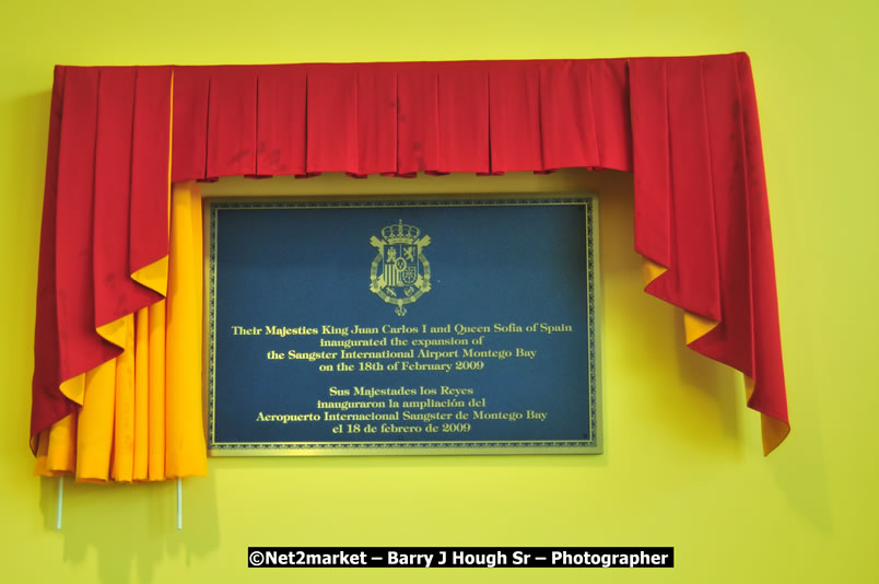 The Unveiling Of The Commemorative Plaque By The Honourable Prime Minister, Orette Bruce Golding, MP, And Their Majesties, King Juan Carlos I And Queen Sofia Of Spain - On Wednesday, February 18, 2009, Marking The Completion Of The Expansion Of Sangster International Airport, Venue at Sangster International Airport, Montego Bay, St James, Jamaica - Wednesday, February 18, 2009 - Photographs by Net2Market.com - Barry J. Hough Sr, Photographer/Photojournalist - Negril Travel Guide, Negril Jamaica WI - http://www.negriltravelguide.com - info@negriltravelguide.com...!