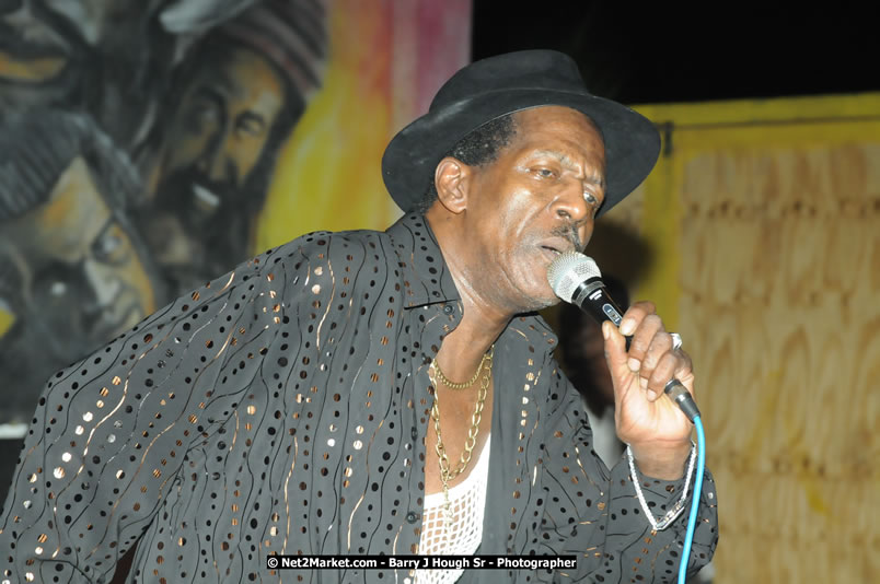 Leroy Sibbles and Gregory Isaacs at Bourbon Beach - Monday, February 11, 2008 - Bourbon Beach, Norman Manley Boulevard, Negril, Westmoreland, Jamaica W.I. - Photographs by Net2Market.com - Barry J. Hough Sr, Photographer - Negril Travel Guide, Negril Jamaica WI - http://www.negriltravelguide.com - info@negriltravelguide.com...!