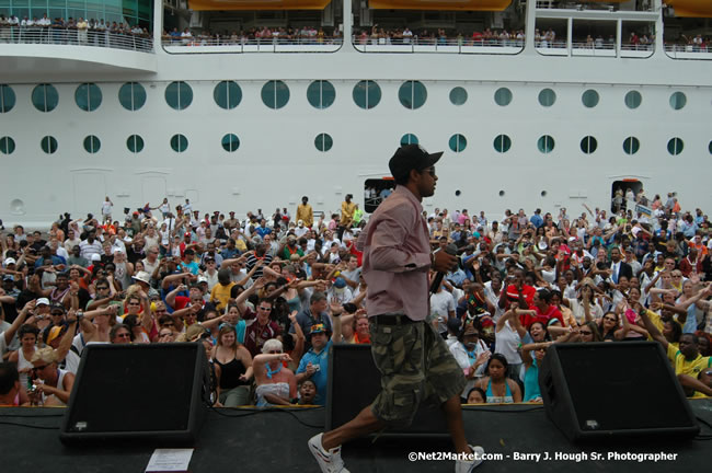 MS Freedom Of The Seas [Royal Caribbean International's - Newest Vessel] Plaques &amp; Keys Ceremony in order to commemorate its first arrival at the Port Montego Bay Photos - Negril Travel Guide, Negril Jamaica WI - http://www.negriltravelguide.com - info@negriltravelguide.com...!