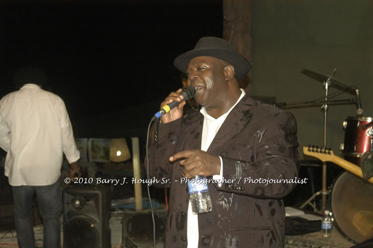 Chaka Demus & Pliers - Live In Concert @ Negril Escape Resort and Spa, December 8, 2009, One Love Drive, West End, Negril, Westmoreland, Jamaica W.I. - Photographs by Net2Market.com - Barry J. Hough Sr, Photographer/Photojournalist - Negril Travel Guide, Negril Jamaica WI - http://www.negriltravelguide.com - info@negriltravelguide.com...!