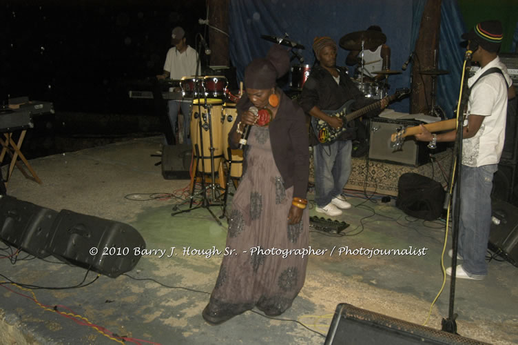 Etana - Live In Concert - One Love Reggae Concert Series 09/10 @ Negril Escape Resort and Spa, December 22, 2009, One Love Drive, West End, Negril, Westmoreland, Jamaica W.I. - Photographs by Net2Market.com - Barry J. Hough Sr, Photographer/Photojournalist - Negril Travel Guide, Negril Jamaica WI - http://www.negriltravelguide.com - info@negriltravelguide.com...!