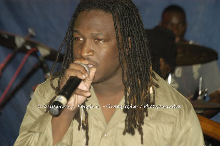 Etana - Live In Concert - One Love Reggae Concert Series 09/10 @ Negril Escape Resort and Spa, December 22, 2009, One Love Drive, West End, Negril, Westmoreland, Jamaica W.I. - Photographs by Net2Market.com - Barry J. Hough Sr, Photographer/Photojournalist - Negril Travel Guide, Negril Jamaica WI - http://www.negriltravelguide.com - info@negriltravelguide.com...!