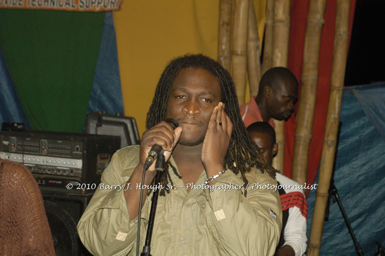 Etana - Live In Concert - One Love Reggae Concert Series 09/10 @ Negril Escape Resort and Spa, December 22, 2009, One Love Drive, West End, Negril, Westmoreland, Jamaica W.I. - Photographs by Net2Market.com - Barry J. Hough Sr, Photographer/Photojournalist - Negril Travel Guide, Negril Jamaica WI - http://www.negriltravelguide.com - info@negriltravelguide.com...!