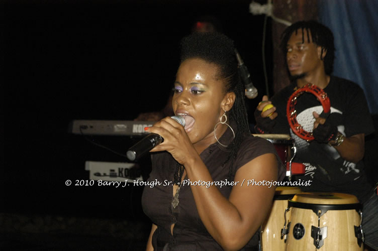 Etana - Live In Concert - One Love Reggae Concert Series 09/10 @ Negril Escape Resort and Spa, December 22, 2009, One Love Drive, West End, Negril, Westmoreland, Jamaica W.I. - Photographs by Net2Market.com - Barry J. Hough Sr, Photographer/Photojournalist - Negril Travel Guide, Negril Jamaica WI - http://www.negriltravelguide.com - info@negriltravelguide.com...!