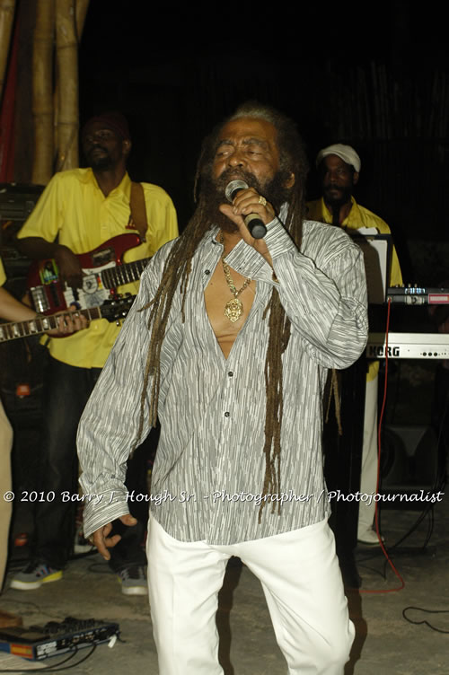 John Holt - Live in Concert - Also featuring Uprising Bank, plus DJ Gemini @ One Love Reggae Concerts Series 09/10 @ Negril Escape Resort & Spa, February 9, 2010, One Love Drive, West End, Negril, Westmoreland, Jamaica W.I. - Photographs by Net2Market.com - Barry J. Hough Sr, Photographer/Photojournalist - The Negril Travel Guide - Negril's and Jamaica's Number One Concert Photography Web Site with over 40,000 Jamaican Concert photographs Published -  Negril Travel Guide, Negril Jamaica WI - http://www.negriltravelguide.com - info@negriltravelguide.com...!