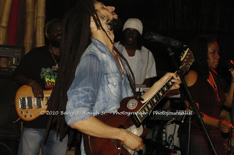 Julian Marley - Grammy Nominee & Son of the Legend Bob Marley - Live in Concert - Also featuring Ras Noble, Power Drill, Iron Head, & Robin Banks - Backing Band Roots Warrior, plus DJ Gemini @ One Love Reggae Concerts Series 09/10 @ Negril Escape Resort & Spa, February 2, 2010, One Love Drive, West End, Negril, Westmoreland, Jamaica W.I. - Photographs by Net2Market.com - Barry J. Hough Sr, Photographer/Photojournalist - The Negril Travel Guide - Negril's and Jamaica's Number One Concert Photography Web Site with over 40,000 Jamaican Concert photographs Published -  Negril Travel Guide, Negril Jamaica WI - http://www.negriltravelguide.com - info@negriltravelguide.com...!