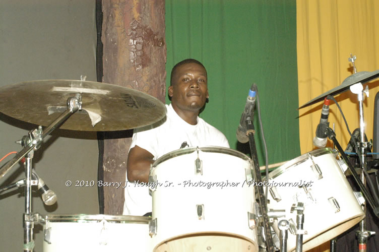 Marcia Griffiths & Edge Michael - Live In Concert - One Love Reggae Concert Series 09/10 @ Negril Escape Resort and Spa, December 29, 2009, One Love Drive, West End, Negril, Westmoreland, Jamaica W.I. - Photographs by Net2Market.com - Barry J. Hough Sr, Photographer/Photojournalist - Negril Travel Guide, Negril Jamaica WI - http://www.negriltravelguide.com - info@negriltravelguide.com...!