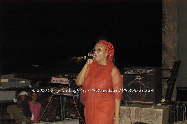 Marcia Griffiths & Edge Michael - Live In Concert - One Love Reggae Concert Series 09/10 @ Negril Escape Resort and Spa, December 29, 2009, One Love Drive, West End, Negril, Westmoreland, Jamaica W.I. - Photographs by Net2Market.com - Barry J. Hough Sr, Photographer/Photojournalist - Negril Travel Guide, Negril Jamaica WI - http://www.negriltravelguide.com - info@negriltravelguide.com...!