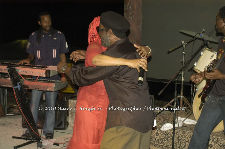 Marcia Griffiths & Edge Michael - Live In Concert - One Love Reggae Concert Series 09/10 @ Negril Escape Resort and Spa, December 29, 2009, One Love Drive, West End, Negril, Westmoreland, Jamaica W.I. - Photographs by Net2Market.com - Barry J. Hough Sr, Photographer/Photojournalist - Negril Travel Guide, Negril Jamaica WI - http://www.negriltravelguide.com - info@negriltravelguide.com...!