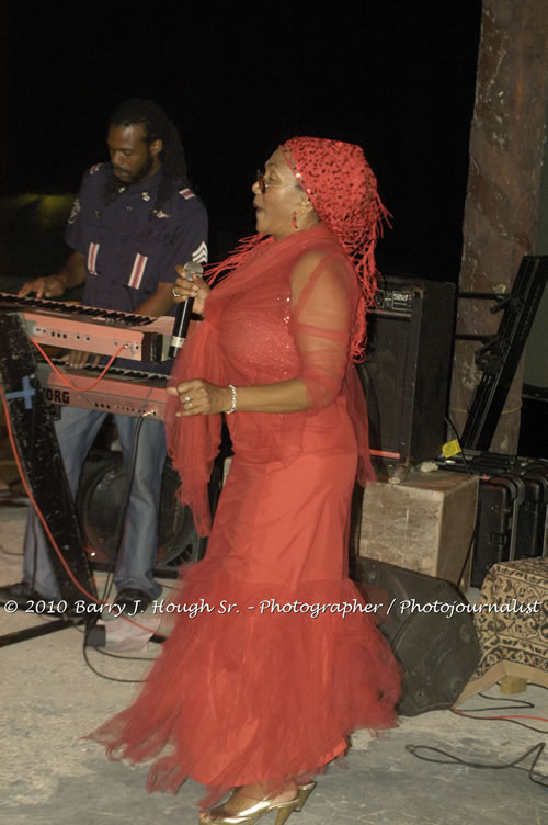 Marcia Griffiths & Edge Michael - Live In Concert - One Love Reggae Concert Series 09/10 @ Negril Escape Resort and Spa, December 29, 2009, One Love Drive, West End, Negril, Westmoreland, Jamaica W.I. - Photographs by Net2Market.com - Barry J. Hough Sr, Photographer/Photojournalist - Negril Travel Guide, Negril Jamaica WI - http://www.negriltravelguide.com - info@negriltravelguide.com...!