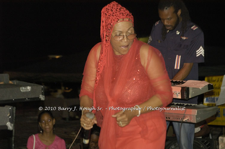 Marcia Griffiths & Edge Michael - Live In Concert - One Love Reggae Concert Series 09/10 @ Negril Escape Resort and Spa, December 29, 2009, One Love Drive, West End, Negril, Westmoreland, Jamaica W.I. - Photographs by Net2Market.com - Barry J. Hough Sr, Photographer/Photojournalist - Negril Travel Guide, Negril Jamaica WI - http://www.negriltravelguide.com - info@negriltravelguide.com...!