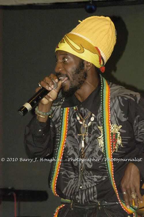 Richie Spice - Live In Concert - One Love Reggae Concert Series 09/10 @ Negril Escape Resort and Spa, January 19, 2010, One Love Drive, West End, Negril, Westmoreland, Jamaica W.I. - Photographs by Net2Market.com - Barry J. Hough Sr, Photographer/Photojournalist - Negril Travel Guide, Negril Jamaica WI - http://www.negriltravelguide.com - info@negriltravelguide.com...!