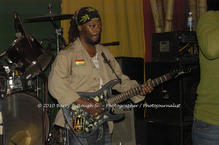 Richie Spice - Live In Concert - One Love Reggae Concert Series 09/10 @ Negril Escape Resort and Spa, January 19, 2010, One Love Drive, West End, Negril, Westmoreland, Jamaica W.I. - Photographs by Net2Market.com - Barry J. Hough Sr, Photographer/Photojournalist - Negril Travel Guide, Negril Jamaica WI - http://www.negriltravelguide.com - info@negriltravelguide.com...!