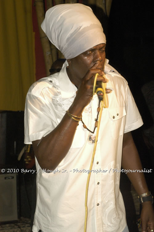 Richie Spice - Live In Concert - One Love Reggae Concert Series 09/10 @ Negril Escape Resort and Spa, January 19, 2010, One Love Drive, West End, Negril, Westmoreland, Jamaica W.I. - Photographs by Net2Market.com - Barry J. Hough Sr, Photographer/Photojournalist - Negril Travel Guide, Negril Jamaica WI - http://www.negriltravelguide.com - info@negriltravelguide.com...!