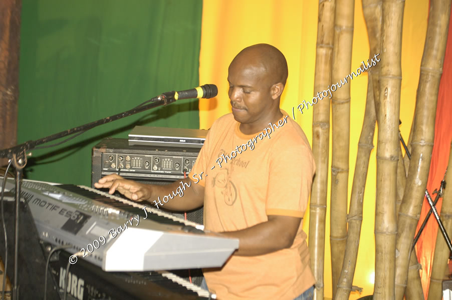  Sanchez - Live in Concert - at the One Love Reggae Concert Series 09/10 @ Negril Escape Resort & Spa - Also Featuring: Timmi Burrell and Justice Merchant- Backing Band Roots Warrior - DJ Gemini - MC Oliver Cargill, Negril Escape Resort & Spa, One Love Drive, West End, Negril, Westmoreland, Jamaica W.I. - Tuesday, November 24, 2009 - Photographs by Net2Market.com - Barry J. Hough Sr, Photographer / Photojournalist - Photos taken with a Nikon D70, D100, or D300 - Negril Travel Guide, Negril Jamaica WI - http://www.negriltravelguide.com - info@negriltravelguide.com...!