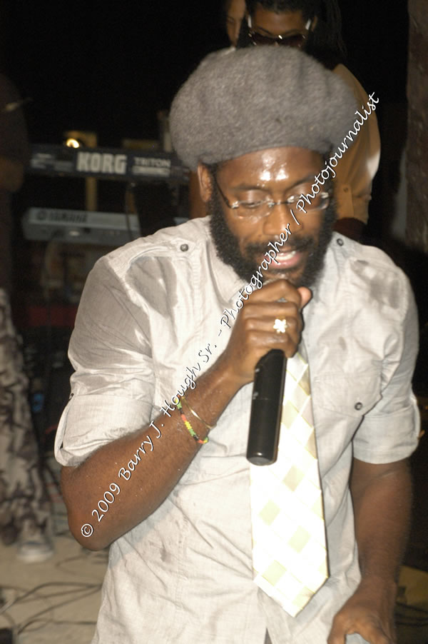  Tarrus Riley - Live in Concert - at the One Love Reggae Concert Series 09/10 @ Negril Escape Resort & Spa - Also Featuring: Mistic Bowie, Monday Justice, Cash, Dean Frazier - DJ Gemini - MC Oliver Cargill, Negril Escape Resort & Spa, One Love Drive, West End, Negril, Westmoreland, Jamaica W.I. - Tuesday, November 17, 2009 - Photographs by Net2Market.com - Barry J. Hough Sr, Photographer / Photojournalist - Photos taken with a Nikon D70, D100, or D300 - Negril Travel Guide, Negril Jamaica WI - http://www.negriltravelguide.com - info@negriltravelguide.com...!