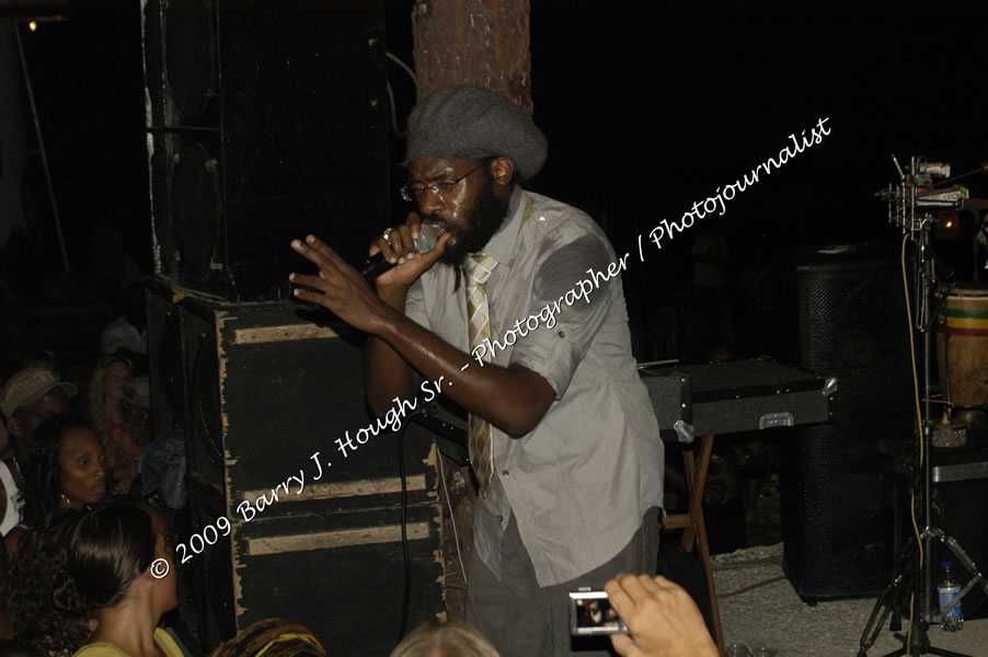  Tarrus Riley - Live in Concert - at the One Love Reggae Concert Series 09/10 @ Negril Escape Resort & Spa - Also Featuring: Mistic Bowie, Monday Justice, Cash, Dean Frazier - DJ Gemini - MC Oliver Cargill, Negril Escape Resort & Spa, One Love Drive, West End, Negril, Westmoreland, Jamaica W.I. - Tuesday, November 17, 2009 - Photographs by Net2Market.com - Barry J. Hough Sr, Photographer / Photojournalist - Photos taken with a Nikon D70, D100, or D300 - Negril Travel Guide, Negril Jamaica WI - http://www.negriltravelguide.com - info@negriltravelguide.com...!