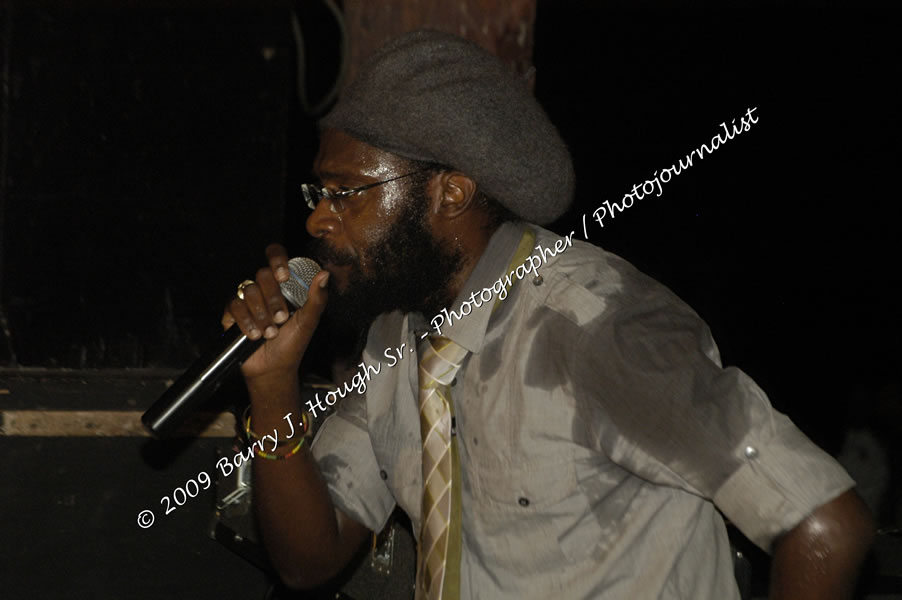  Tarrus Riley - Live in Concert - at the One Love Reggae Concert Series 09/10 @ Negril Escape Resort & Spa - Also Featuring: Mistic Bowie, Monday Justice, Cash, Dean Frazier - DJ Gemini - MC Oliver Cargill, Negril Escape Resort & Spa, One Love Drive, West End, Negril, Westmoreland, Jamaica W.I. - Tuesday, November 17, 2009 - Photographs by Net2Market.com - Barry J. Hough Sr, Photographer / Photojournalist - Photos taken with a Nikon D70, D100, or D300 - Negril Travel Guide, Negril Jamaica WI - http://www.negriltravelguide.com - info@negriltravelguide.com...!