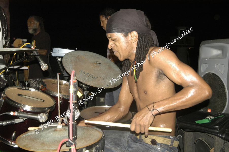  Tarrus Riley - Live in Concert - at the One Love Reggae Concert Series 09/10 @ Negril Escape Resort & Spa - Also Featuring: Mistic Bowie, Monday Justice, Cash, Dean Frazier - DJ Gemini - MC Oliver Cargill, Negril Escape Resort & Spa, One Love Drive, West End, Negril, Westmoreland, Jamaica W.I. - Tuesday, November 17, 2009 - Photographs by Net2Market.com - Barry J. Hough Sr, Photographer / Photojournalist - Photos taken with a Nikon D70, D100, or D300 - Negril Travel Guide, Negril Jamaica WI - http://www.negriltravelguide.com - info@negriltravelguide.com...!