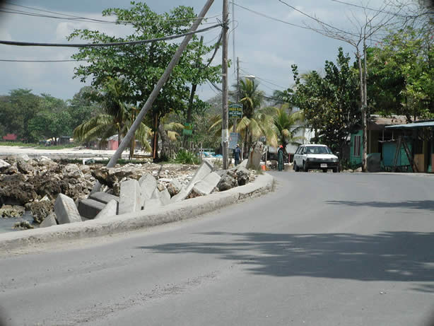 Negril's 
                                            Vendor's Plaza Photos - Negril Travel Guide, Negril Jamaica WI - http://www.negriltravelguide.com - info@negriltravelguide.com...!