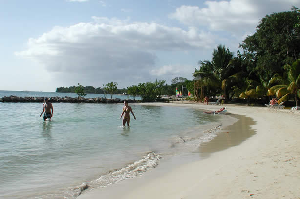 A Photo Walk along Negril's Famous Seven Mile Beach - Negril Travel Guide, Negril Jamaica WI - http://www.negriltravelguide.com - info@negriltravelguide.com...!