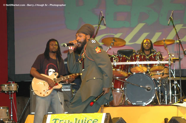 Lutan Fyah @ Tru-Juice Rebel Salute 2007 - Saturday, January 13, 2007, Port Kaiser Sports Club, St. Elizabeth - Negril Travel Guide, Negril Jamaica WI - http://www.negriltravelguide.com - info@negriltravelguide.com...!