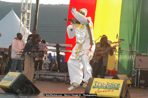 Capleton at Tru-Juice Rebel Salute 2008 - The 15th staging of Tru-Juice Rebel Salute, Saturday, January 12, 2008, Port Kaiser Sports Club, St. Elizabeth, Jamaica W.I. - Photographs by Net2Market.com - Barry J. Hough Sr, Photographer - Negril Travel Guide, Negril Jamaica WI - http://www.negriltravelguide.com - info@negriltravelguide.com...!