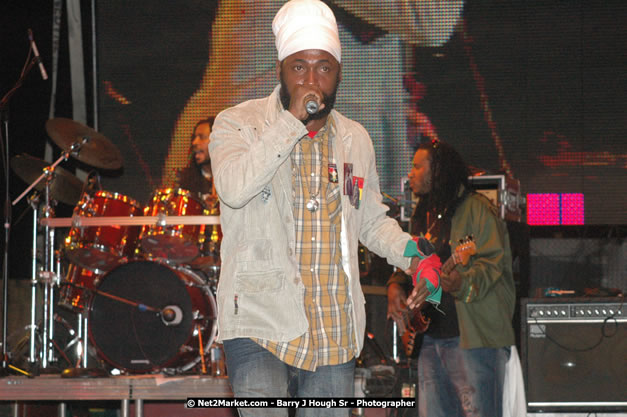 Luton Fyah at Tru-Juice Rebel Salute 2008 - The 15th staging of Tru-Juice Rebel Salute, Saturday, January 12, 2008, Port Kaiser Sports Club, St. Elizabeth, Jamaica W.I. - Photographs by Net2Market.com - Barry J. Hough Sr, Photographer - Negril Travel Guide, Negril Jamaica WI - http://www.negriltravelguide.com - info@negriltravelguide.com...!