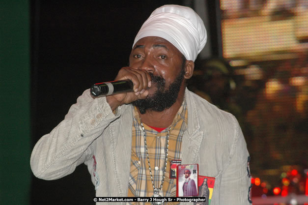 Luton Fyah at Tru-Juice Rebel Salute 2008 - The 15th staging of Tru-Juice Rebel Salute, Saturday, January 12, 2008, Port Kaiser Sports Club, St. Elizabeth, Jamaica W.I. - Photographs by Net2Market.com - Barry J. Hough Sr, Photographer - Negril Travel Guide, Negril Jamaica WI - http://www.negriltravelguide.com - info@negriltravelguide.com...!