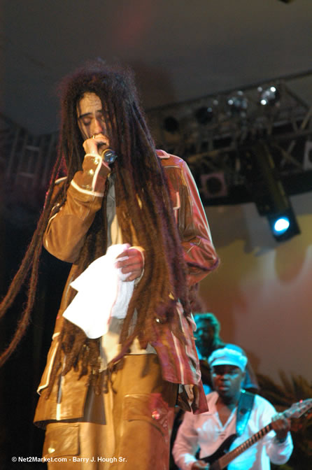 Damian "Junior Gong" Marley & Stephen Marley - Red Stripe Reggae Sumfest 2005 - International Night #2 - July 23th, 2005 - Negril Travel Guide, Negril Jamaica WI - http://www.negriltravelguide.com - info@negriltravelguide.com...!